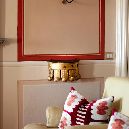 Hotel Palazzo Tiglio - A Small Luxury Of The World 4*